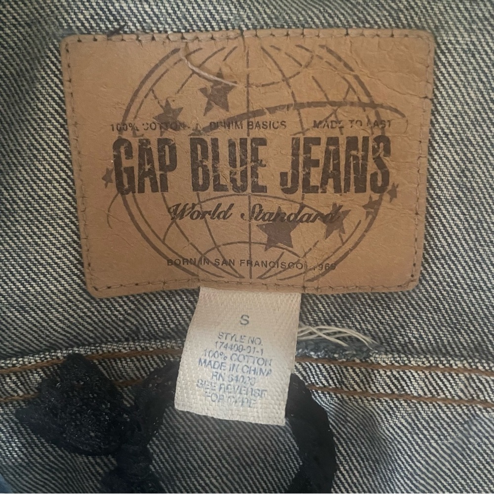 Vintage GAP Distressed Denim Jacket - Picture 6 of 7